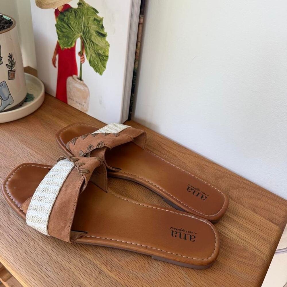 Neutral Boho Slides Size 10 A.N.A